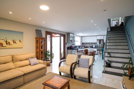 Casa à venda com 280m², 4 quartos e 5 vagasSala