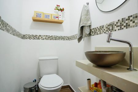 Casa à venda com 280m², 4 quartos e 5 vagasLavabo Sala