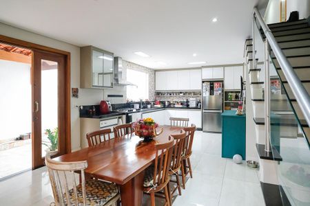 Casa à venda com 280m², 4 quartos e 5 vagasCozinha