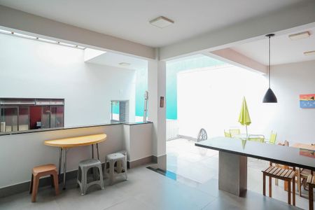 Casa à venda com 280m², 4 quartos e 5 vagasVaranda gourmet