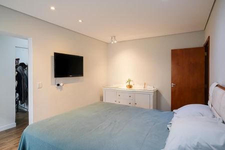 Casa à venda com 280m², 4 quartos e 5 vagasSuíte