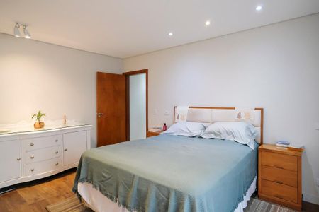 Casa à venda com 280m², 4 quartos e 5 vagasSuíte