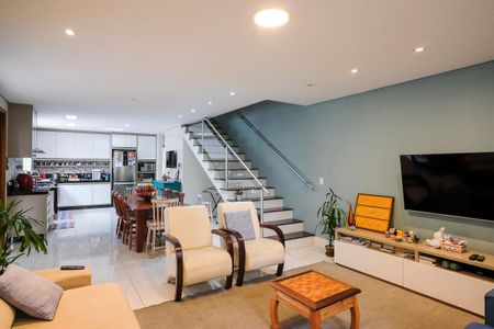 Casa à venda com 280m², 4 quartos e 5 vagasSala