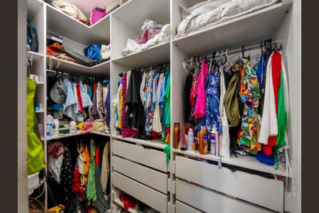 Apartamento à venda com 60m², 2 quartos e 1 vagaCloset da suíte