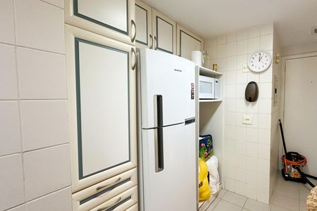 Apartamento à venda com 96m², 2 quartos e 1 vaga Apartamento à venda com 96m², 2 quartos e 1 vagaCozinha