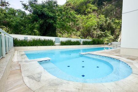 Apartamento à venda com 96m², 2 quartos e 1 vaga Apartamento à venda com 96m², 2 quartos e 1 vagaÁrea comum - Piscina