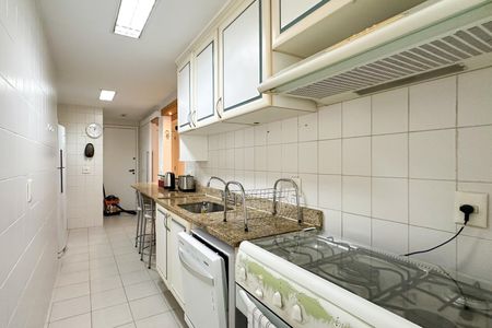 Apartamento à venda com 96m², 2 quartos e 1 vaga Apartamento à venda com 96m², 2 quartos e 1 vagaCozinha