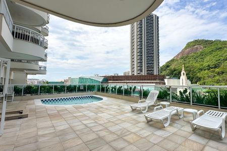 Apartamento à venda com 96m², 2 quartos e 1 vaga Apartamento à venda com 96m², 2 quartos e 1 vagaÁrea comum - Piscina