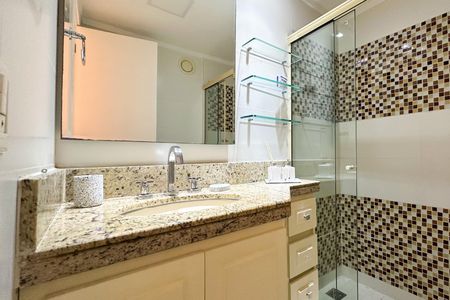 Apartamento à venda com 96m², 2 quartos e 1 vaga Apartamento à venda com 96m², 2 quartos e 1 vagaBanheiro Social