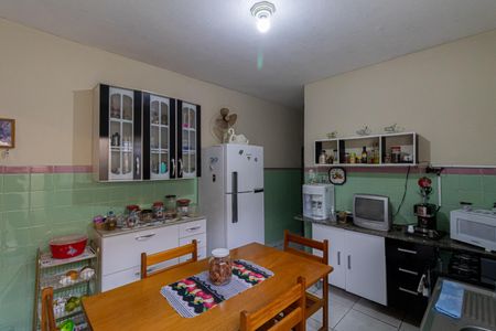 Casa à venda com 125m², 2 quartos e 2 vagas Casa à venda com 125m², 2 quartos e 2 vagasCozinha