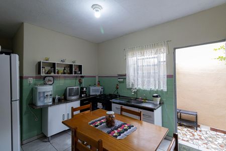 Casa à venda com 125m², 2 quartos e 2 vagas Casa à venda com 125m², 2 quartos e 2 vagasCozinha