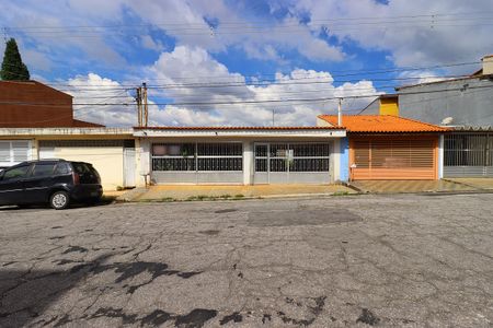 Casa à venda com 250m², 3 quartos e 4 vagasFachada