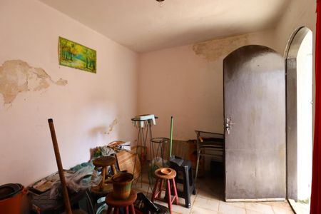 Casa à venda com 250m², 3 quartos e 4 vagasEdícula - Quarto