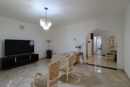 Casa à venda com 250m², 3 quartos e 4 vagasSala