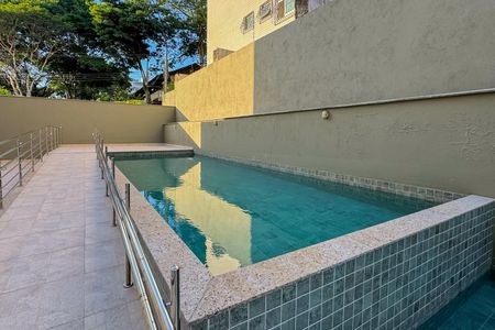 Apartamento à venda com 113m², 3 quartos e 3 vagas Apartamento à venda com 113m², 3 quartos e 3 vagasÁrea comum - Piscina