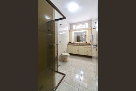 Casa à venda com 240m², 4 quartos e 3 vagas Casa à venda com 240m², 4 quartos e 3 vagasBanheiro Social