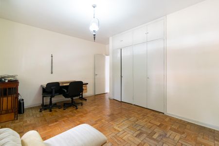 Casa à venda com 240m², 4 quartos e 3 vagas Casa à venda com 240m², 4 quartos e 3 vagasQuarto 3