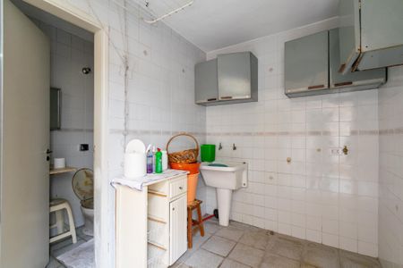 Casa à venda com 240m², 4 quartos e 3 vagas Casa à venda com 240m², 4 quartos e 3 vagasÁrea de Serviço