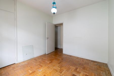 Casa à venda com 240m², 4 quartos e 3 vagas Casa à venda com 240m², 4 quartos e 3 vagasQuarto 4