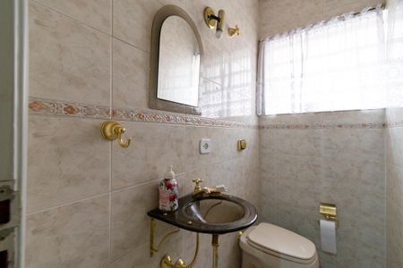 Casa à venda com 240m², 4 quartos e 3 vagas Casa à venda com 240m², 4 quartos e 3 vagasLavabo Sala