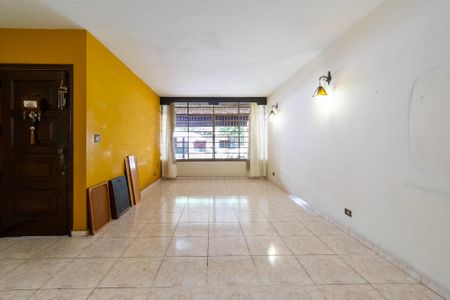 Casa à venda com 240m², 4 quartos e 3 vagas Casa à venda com 240m², 4 quartos e 3 vagasSala