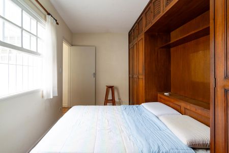 Casa à venda com 240m², 4 quartos e 3 vagas Casa à venda com 240m², 4 quartos e 3 vagasSuíte