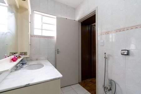 Casa à venda com 240m², 4 quartos e 3 vagas Casa à venda com 240m², 4 quartos e 3 vagasBanheiro da Suíte