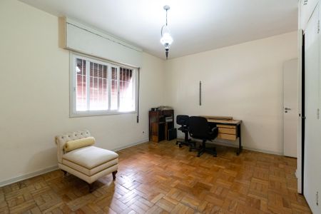 Casa à venda com 240m², 4 quartos e 3 vagas Casa à venda com 240m², 4 quartos e 3 vagasQuarto 3
