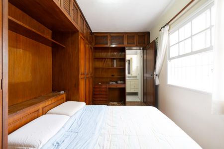 Casa à venda com 240m², 4 quartos e 3 vagas Casa à venda com 240m², 4 quartos e 3 vagasSuíte