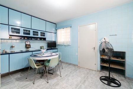 Casa à venda com 240m², 4 quartos e 3 vagas Casa à venda com 240m², 4 quartos e 3 vagasCozinha