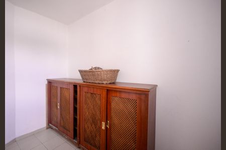 Apartamento à venda com 198m², 3 quartos e 4 vagas Apartamento à venda com 198m², 3 quartos e 4 vagasÁrea de Serviço