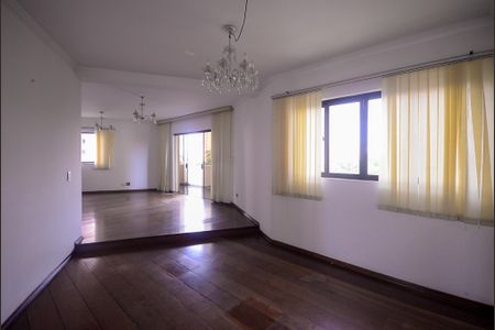 Apartamento à venda com 198m², 3 quartos e 4 vagas Apartamento à venda com 198m², 3 quartos e 4 vagasSala de Jantar