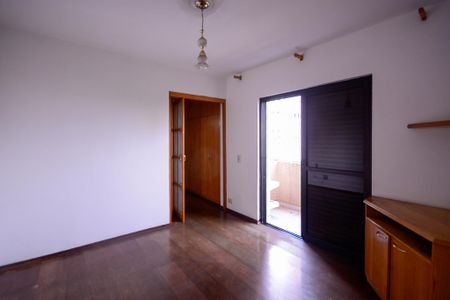 Apartamento à venda com 198m², 3 quartos e 4 vagas Apartamento à venda com 198m², 3 quartos e 4 vagasQuarto 2 - Suite