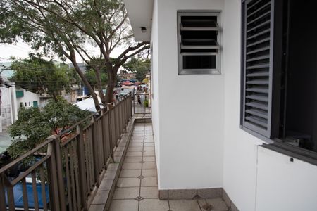 Casa à venda com 415m², 4 quartos e 1 vaga Casa à venda com 415m², 4 quartos e 1 vagaVARANDA- CASA 1