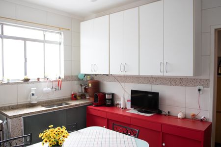 Casa à venda com 415m², 4 quartos e 1 vaga Casa à venda com 415m², 4 quartos e 1 vagaCOZINHA- CASA 2