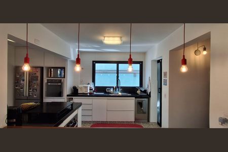 Casa à venda com 330m², 3 quartos e 7 vagasCozinha