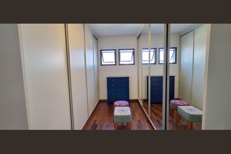 Casa à venda com 330m², 3 quartos e 7 vagasCloset da Suíte Master