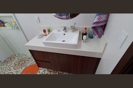 Casa à venda com 330m², 3 quartos e 7 vagasBanheiro Suíte 2