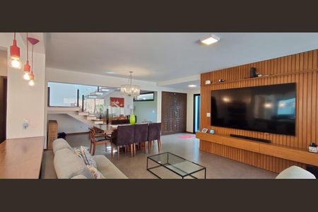 Casa à venda com 330m², 3 quartos e 7 vagasSala