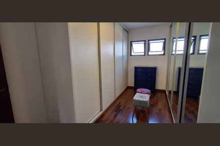 Casa à venda com 330m², 3 quartos e 7 vagasCloset da Suíte Master