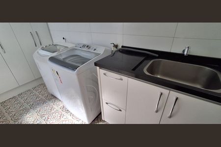 Casa à venda com 330m², 3 quartos e 7 vagasÁrea de Serviço