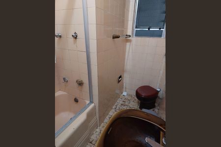 Casa à venda com 240m², 2 quartos e 3 vagasBanheiro Suíte