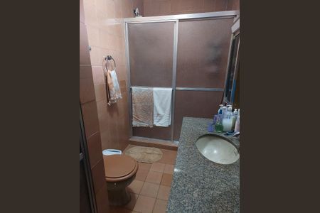 Casa à venda com 240m², 2 quartos e 3 vagasBanheiro Suíte