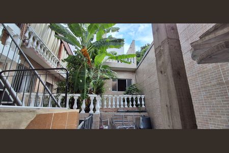 Casa à venda com 240m², 2 quartos e 3 vagasQuintal