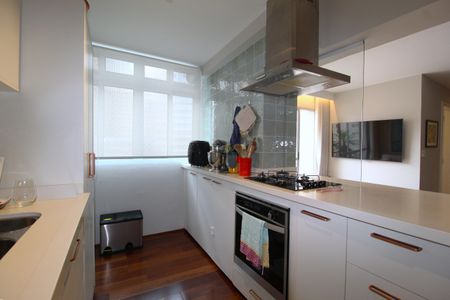 Apartamento à venda com 135m², 3 quartos e 1 vagaCozinha e Área de Serviço