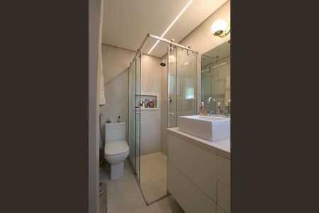 Apartamento à venda com 135m², 3 quartos e 1 vagaBanheiro da Suíte