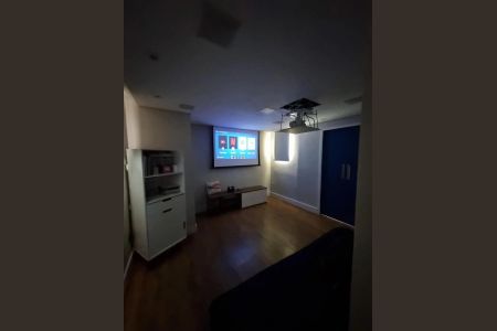 Casa de condomínio à venda com 140m², 3 quartos e 2 vagas Casa de condomínio à venda com 140m², 3 quartos e 2 vagasSala de TV