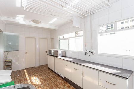 Apartamento à venda com 310m², 5 quartos e 4 vagasArea de Serviços