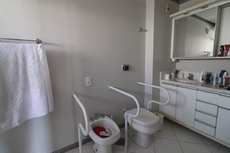 Apartamento à venda com 186m², 3 quartos e 2 vagasBanheiro Suíte