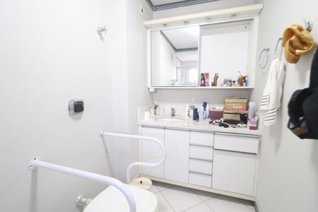 Apartamento à venda com 186m², 3 quartos e 2 vagasBanheiro Suíte